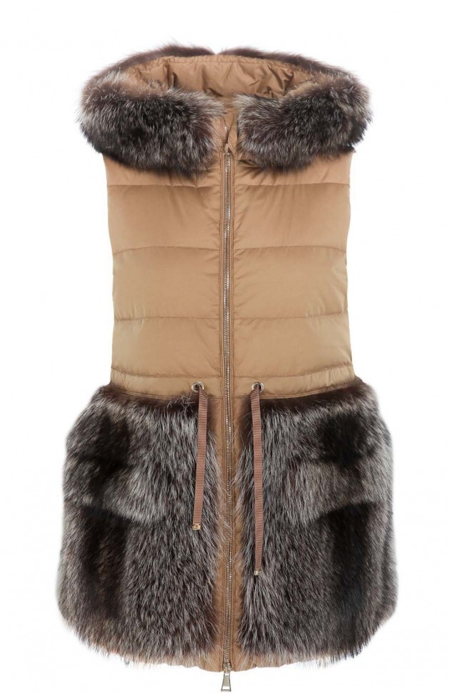Пуховый жилет с капюшоном и меховой отделкой